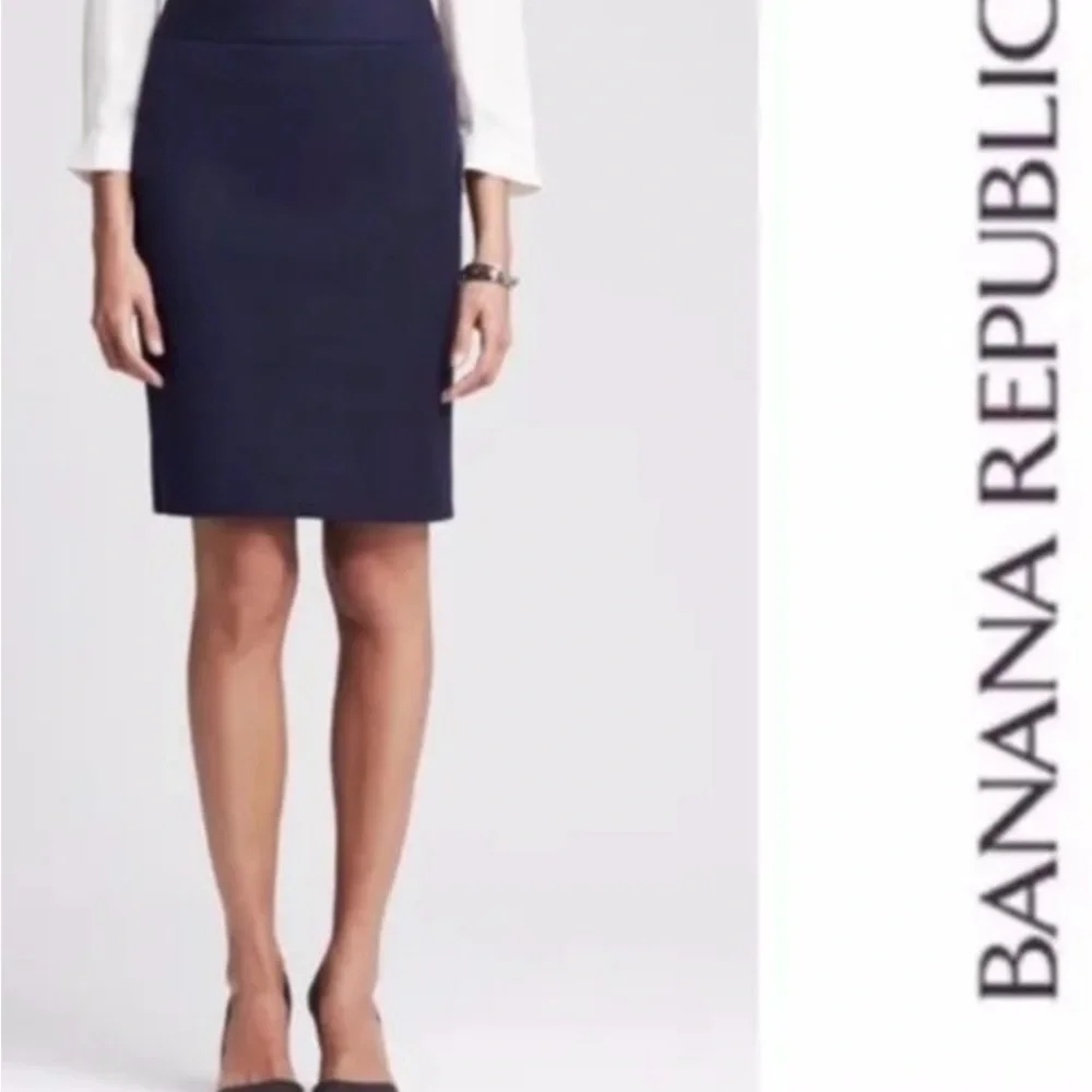 Banana Republic Pencil Skirt Sz 0 Navy Work wear Faux Pocket Academia Minimalist